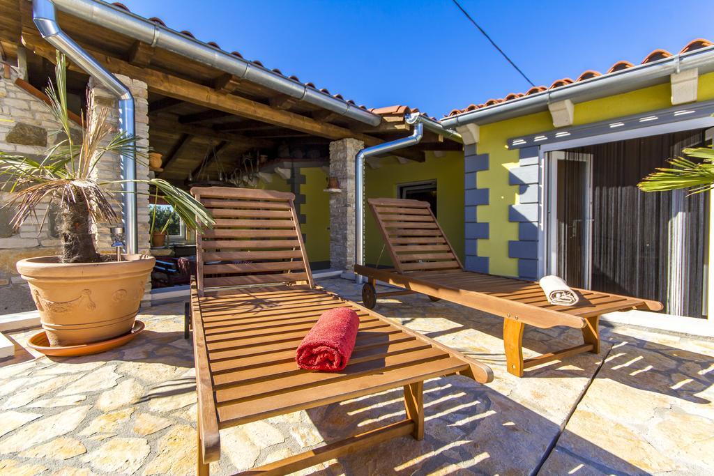 Holiday Home Bukovac Pula Exterior foto