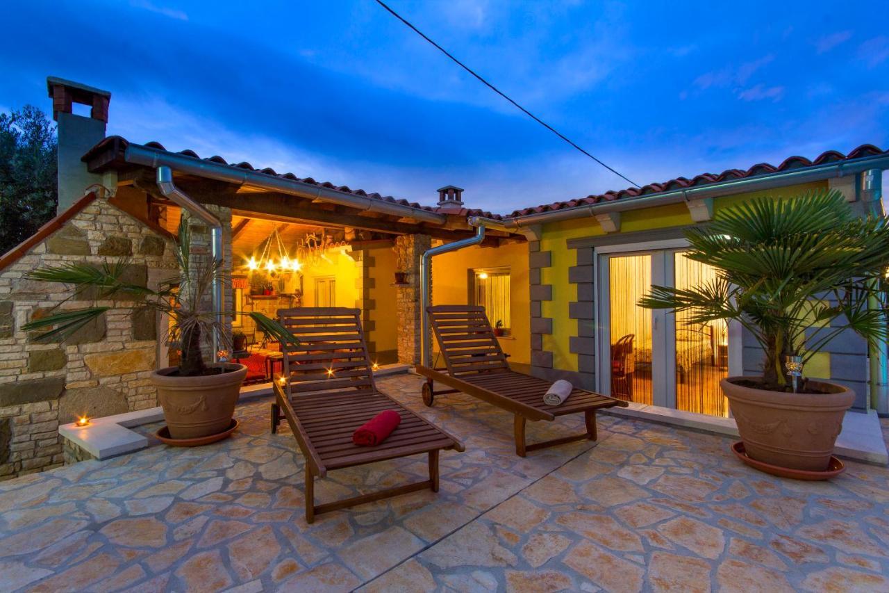Holiday Home Bukovac Pula Exterior foto